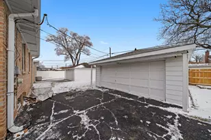2439 Ernst St, Franklin Park, IL 60131 - Photo 23