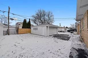 2439 Ernst St, Franklin Park, IL 60131 - Photo 25