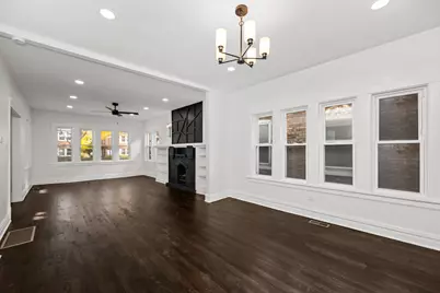 7832 S Paxton Avenue, Chicago, IL 60649 - Photo 7