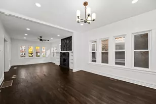 7832 S Paxton Ave, Chicago, IL 60649 - Photo 7