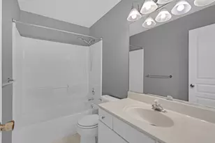 148 Locksley Dr, Streamwood, IL 60107 - Photo 13