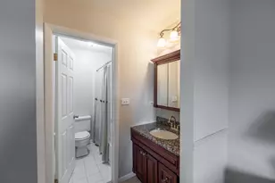 370 Springlake Ln, Aurora, IL 60504 - Photo 11