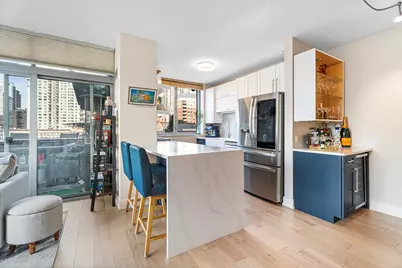 [Address not provided], Chicago, IL 60654 - Photo 5