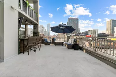 [Address not provided], Chicago, IL 60654 - Photo 29