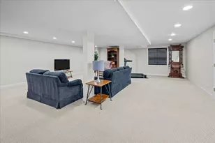 1808 Dunhill Cir, Glenview, IL 60025 - Photo 23