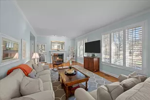 1808 Dunhill Cir, Glenview, IL 60025 - Photo 9