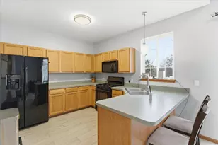 2190 Braeburn Dr, Wauconda, IL 60084 - Photo 9