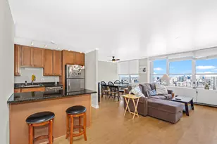 655 W Irving Park Rd, Chicago, IL 60613 - Photo 7