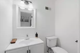 7802 W Victoria St, Chicago, IL 60631 - Photo 9