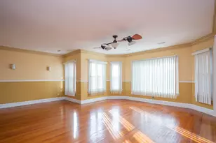 7637 S Phillips Ave, Chicago, IL 60649 - Photo 17