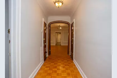 7637 S Phillips Avenue, Chicago, IL 60649 - Photo 5