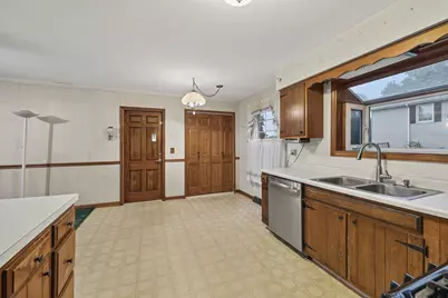 27W084 Fleming Drive, Winfield, IL 60190 - Photo 11
