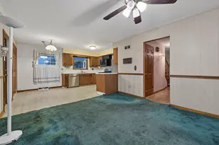27W084 Fleming Dr, Winfield, IL 60190 - Photo 13