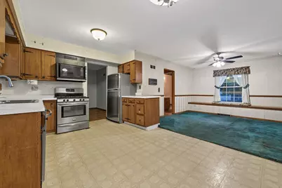 27W084 Fleming Drive, Winfield, IL 60190 - Photo 9