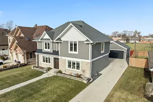 7046 Beckwith Rd, Morton Grove, IL 60053 - Photo 3