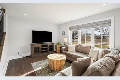 7046 Beckwith Road, Morton Grove, IL 60053 - Photo 15