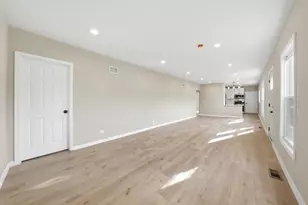 639 S 12th Ave, Maywood, IL 60153 - Photo 3