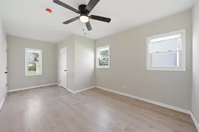 639 S 12th Avenue, Maywood, IL 60153 - Photo 9