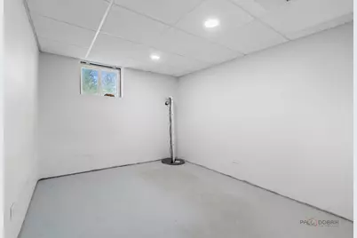 [Address not provided], Mundelein, IL 60060 - Photo 25