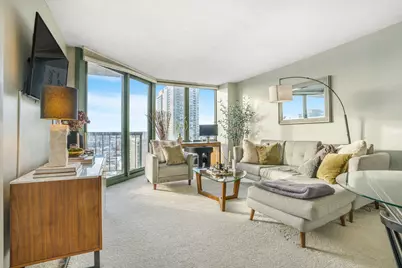 111 W Maple Street #1809, Chicago, IL 60610 - Photo 3