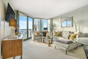 111 W Maple St, Chicago, IL 60610 - Photo 3