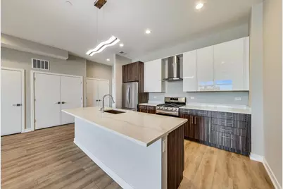 8025 Skokie Boulevard #309, Skokie, IL 60077 - Photo 5