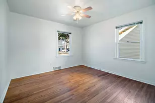 372 S Center Ave, Bradley, IL 60915 - Photo 7