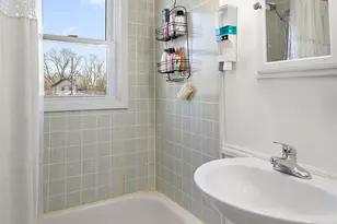 372 S Center Ave, Bradley, IL 60915 - Photo 17