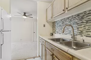 24a Kingery Quarter, Willowbrook, IL 60527 - Photo 9