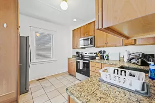 414 W Ells Ave, Champaign, IL 61820 - Photo 9