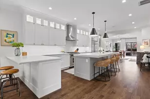 648 W Webster Ave, Chicago, IL 60614 - Photo 9