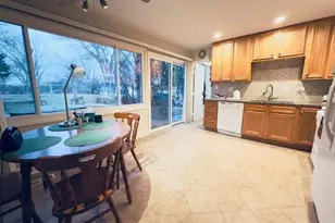 5615 Star Dr, Hanover Park, IL 60133 - Photo 5