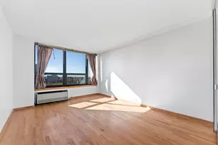 5100 N Marine Dr, Chicago, IL 60640 - Photo 9