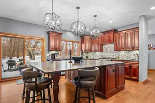 1005 Hilary Ln, Cary, IL 60013 - Photo 3