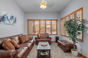 1005 Hilary Ln, Cary, IL 60013 - Photo 9