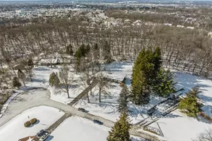 1102 Dennis Ln, Elgin, IL 60120 - Photo 5