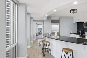 111 E Chestnut St, Chicago, IL 60611 - Photo 15