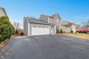 2010 N Nicole Ln, Round Lake Beach, IL 60073 - Photo 3