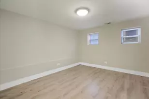 5731 N Washtenaw Ave, Chicago, IL 60659 - Photo 13