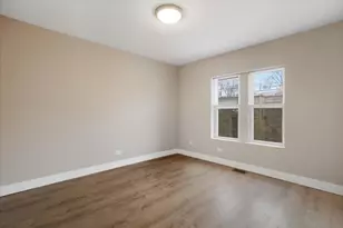 5731 N Washtenaw Ave, Chicago, IL 60659 - Photo 9