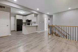 5731 N Washtenaw Ave, Chicago, IL 60659 - Photo 3