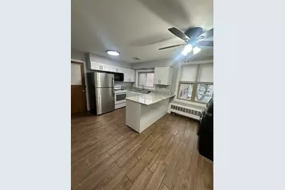 2409 W Jarvis Avenue #2W, Chicago, IL 60645 - Photo 5