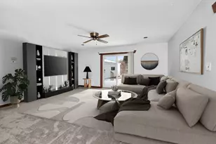 212 Glengary Dr, Bolingbrook, IL 60440 - Photo 3