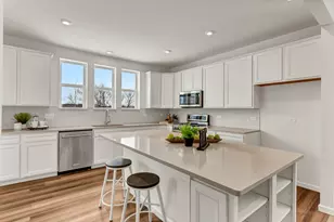 2813 Spring Cir S, Lindenhurst, IL 60046 - Photo 7