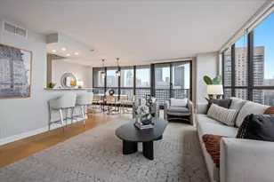 10 E Ontario St, Chicago, IL 60611 - Photo 5