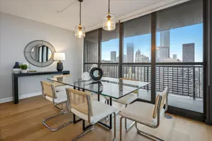 10 E Ontario St, Chicago, IL 60611 - Photo 9