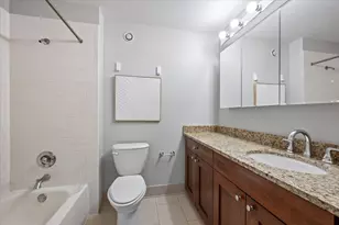 10 E Ontario St, Chicago, IL 60611 - Photo 17