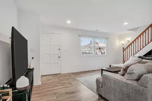 655 Hale Ct, Wheeling, IL 60090 - Photo 5