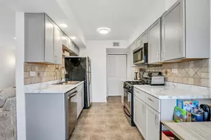 655 Hale Ct, Wheeling, IL 60090 - Photo 7