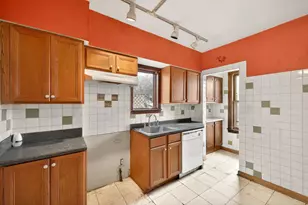 5832 N Sacramento Ave, Chicago, IL 60659 - Photo 9